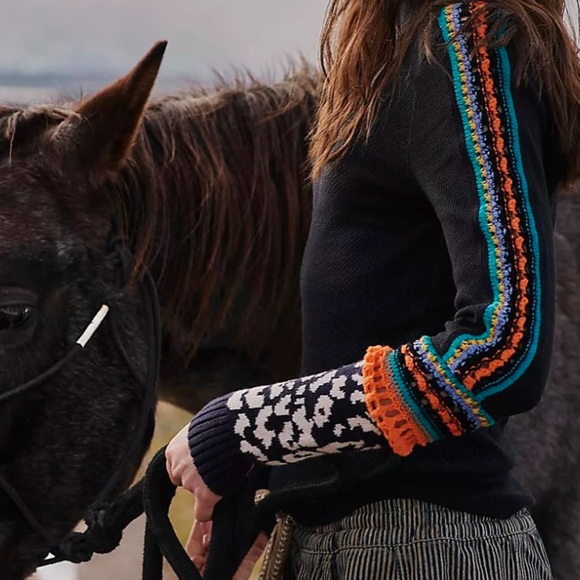 Free people sweater size smalll - Picture 3 of 6